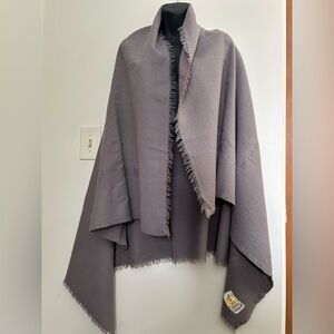 Vintage Eskimo Switzerland 100% Wool Gray Women's Shawl /Blanket